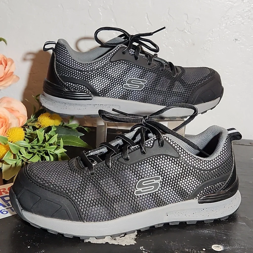 SKECHERS Men's 8 Oil Slip Resistant Hard Toe Black